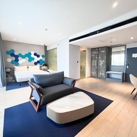 Hotel Ibis Styles Batam Nagoja Zewnętrze zdjęcie